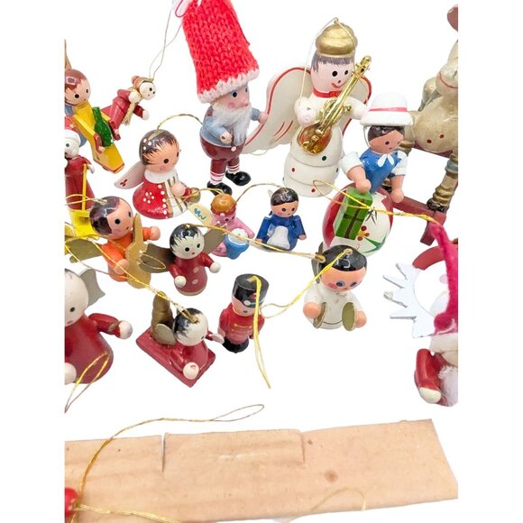 Vtg Bundle Wood & resin? Christmas Tree Ornaments small Figurines - Picture 10 of 16